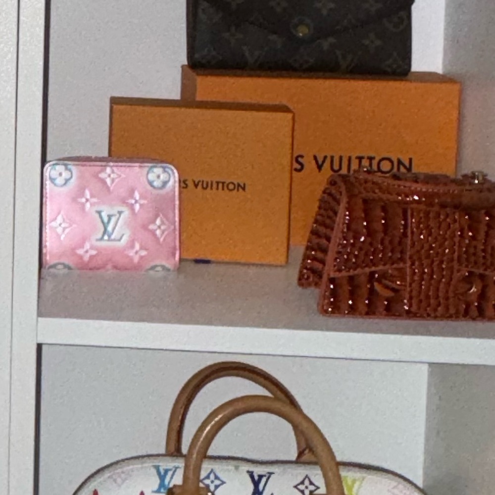 Limited Edition Vernis PatentLeather Louis Vuitton PinkBlue Monogram Coin Wallet